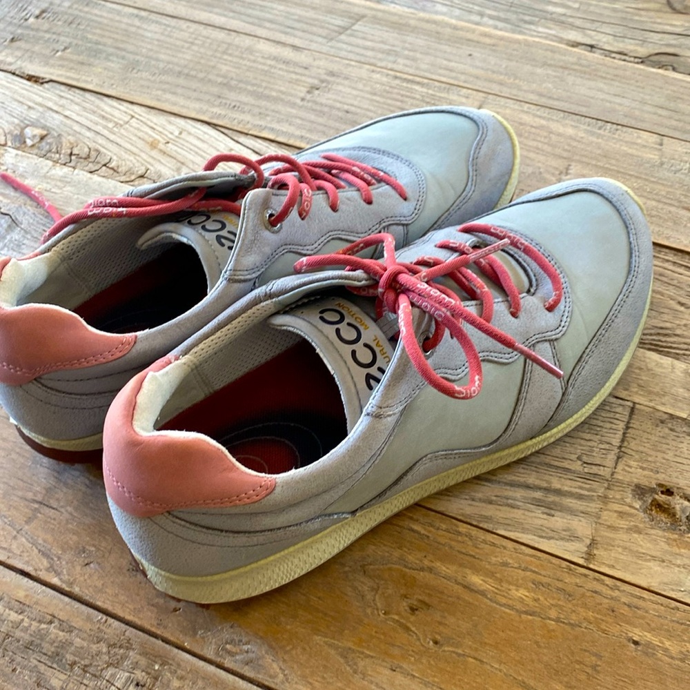 ecco biom hydromax women’s gold shoes 8 (EU 39) dusty blue pink
